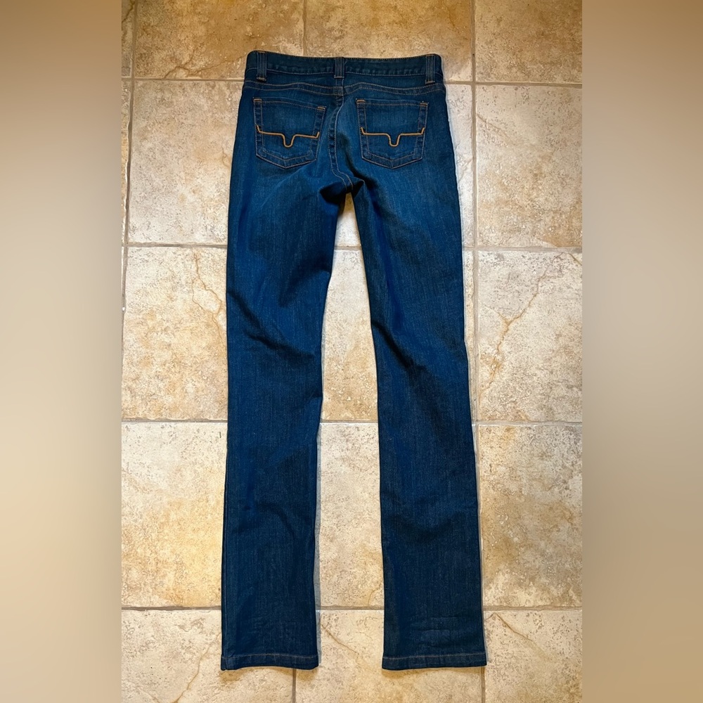 Kimes Ranch Betty 17 Jeans Size 4 waist 36 length w/ small imperfection